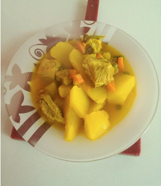 Gazpacho de pepino de Almería y guisillo con magra.